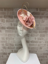 Load image into Gallery viewer, Millinery / headpiece

